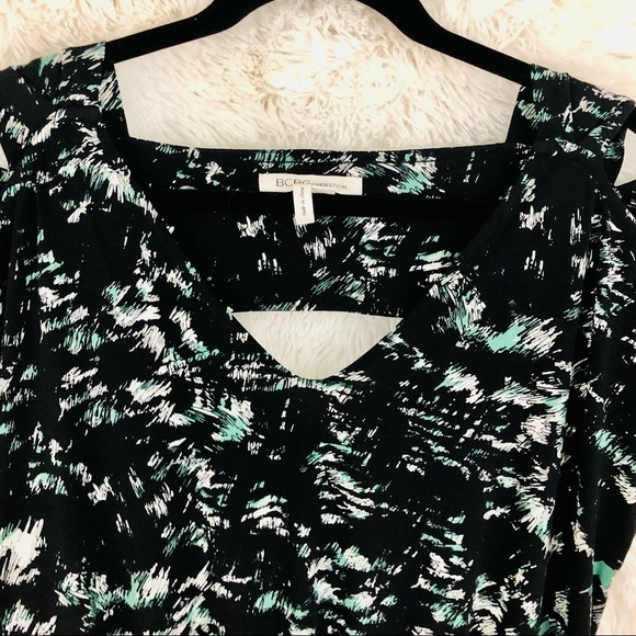 BCBGeneration black with teal and white pattern multicolor keyhole v neck midi - Picture 8 of 13